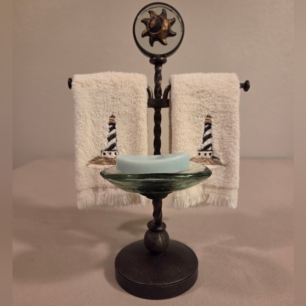 HIGH END FINGER TIP TOWEL RACK AND SOAP DISH